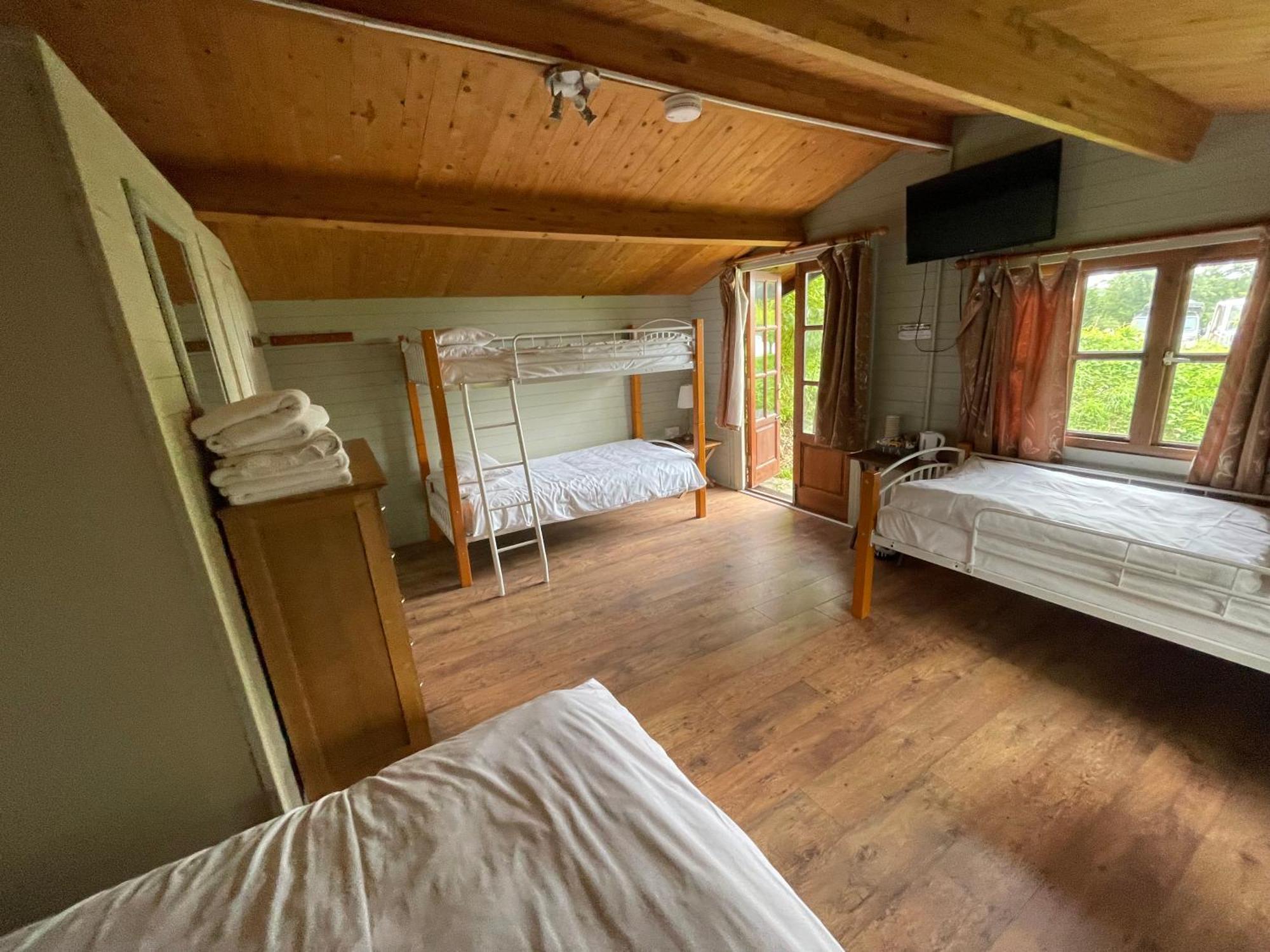 Bridge Farm Guesthouse Rooms Dundry Exterior photo