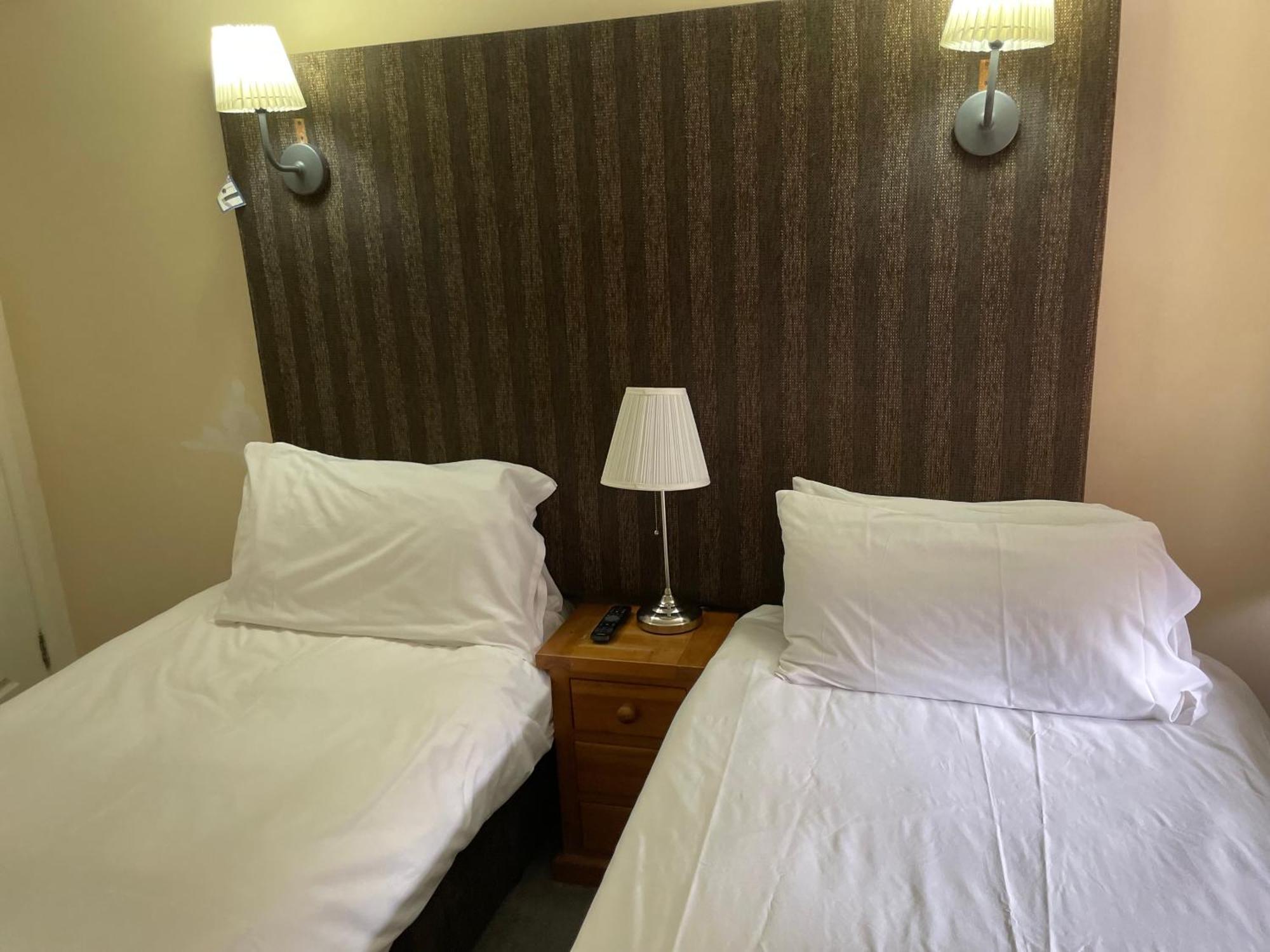 Bridge Farm Guesthouse Rooms Dundry Exterior photo