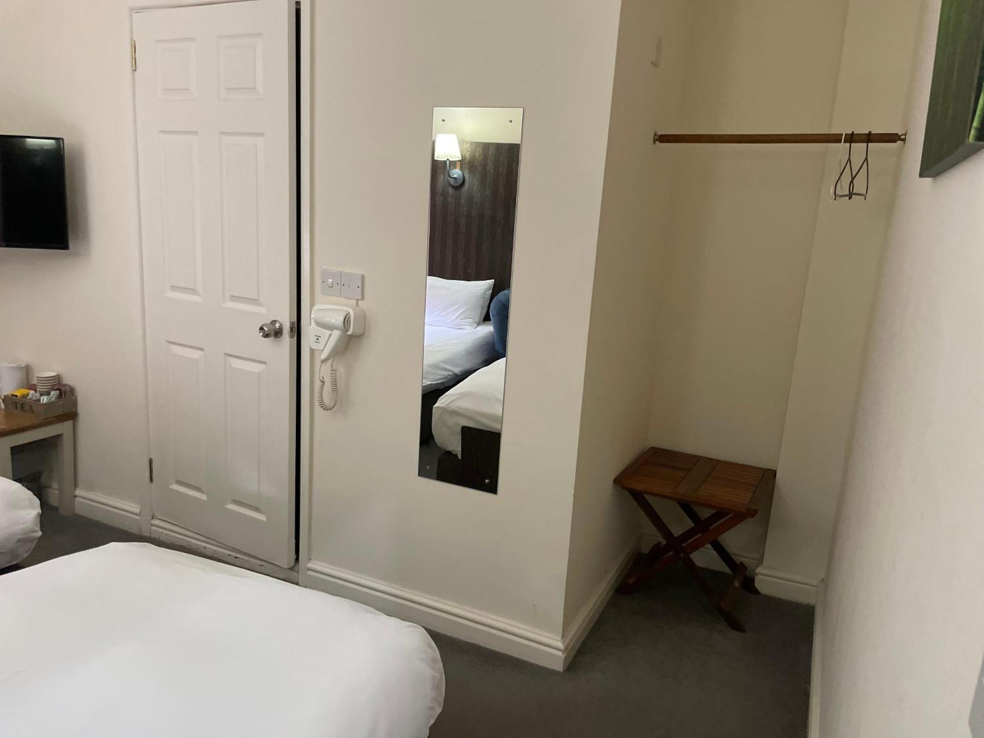 Bridge Farm Guesthouse Rooms Dundry Exterior photo