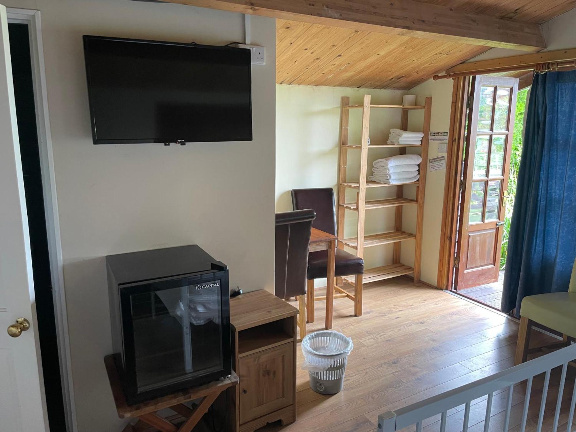Bridge Farm Guesthouse Rooms Dundry Exterior photo