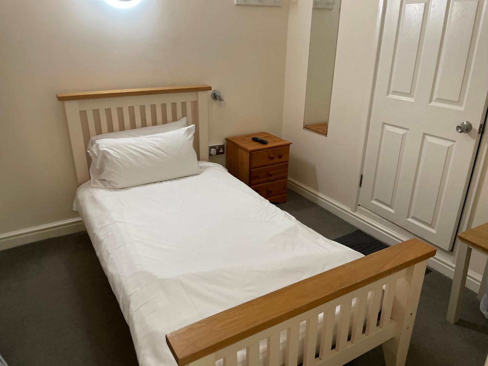 Bridge Farm Guesthouse Rooms Dundry Exterior photo
