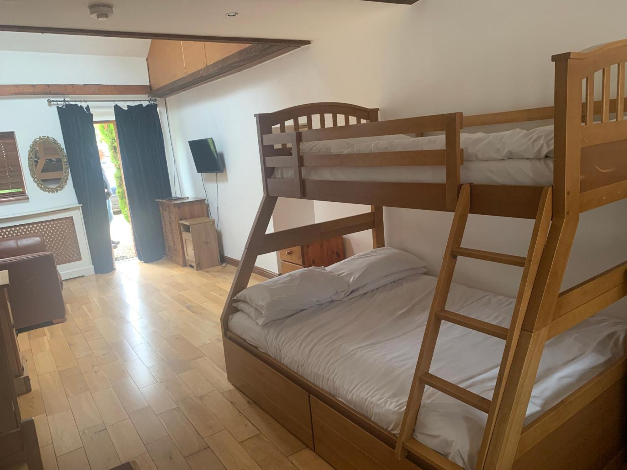 Bridge Farm Guesthouse Rooms Dundry Exterior photo